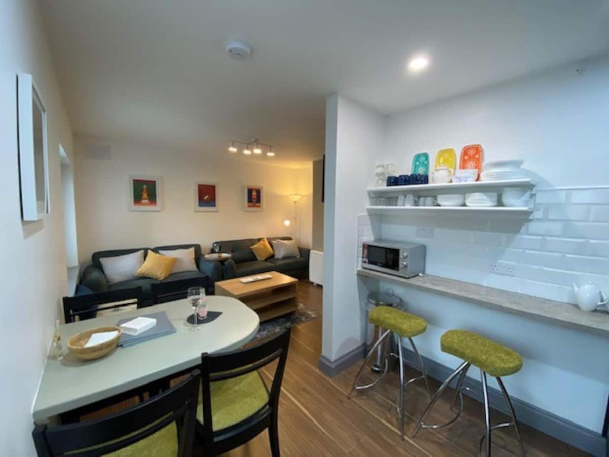 Location Location - Gorgeous 3 Bed Apartment In キラーニー エクステリア 写真